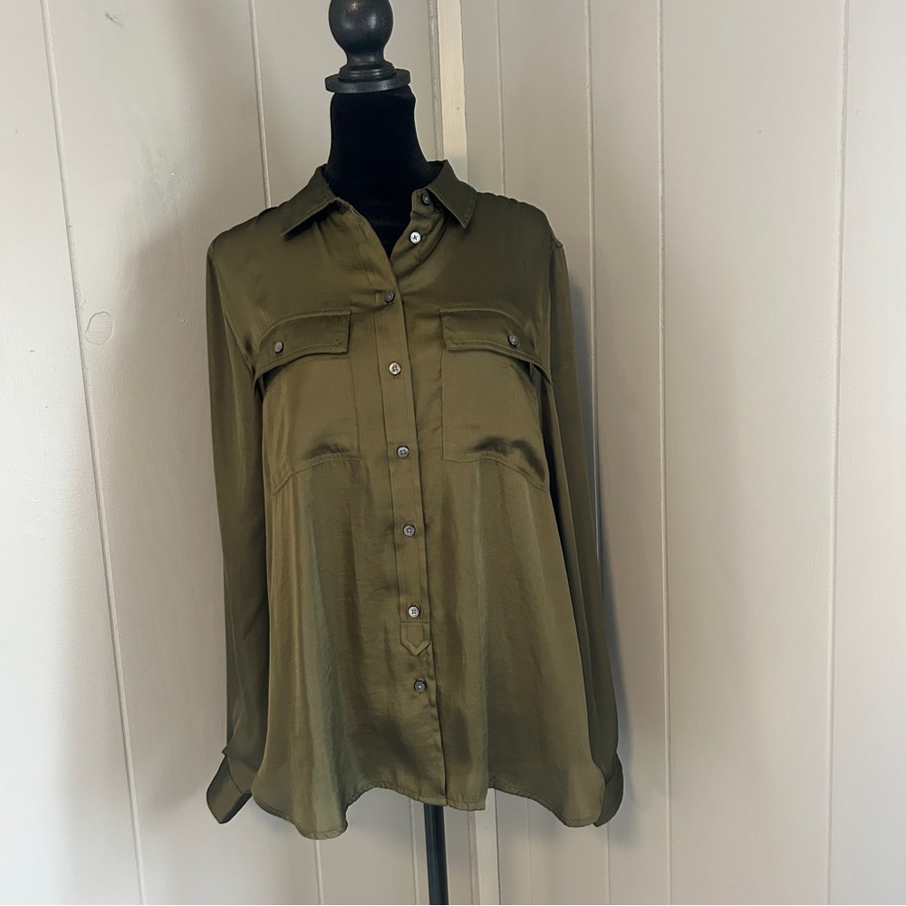 Banana Republic Olive Green Women's Button-Up Silky Blouse Size Medium